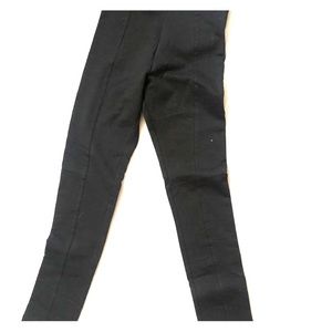 Cute black leggings with seam down middle of leg